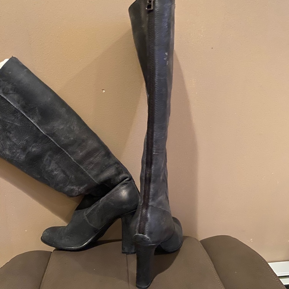 Boots - Picture 5 of 5